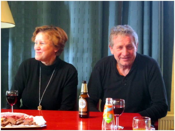 584x433 pixels (89K)