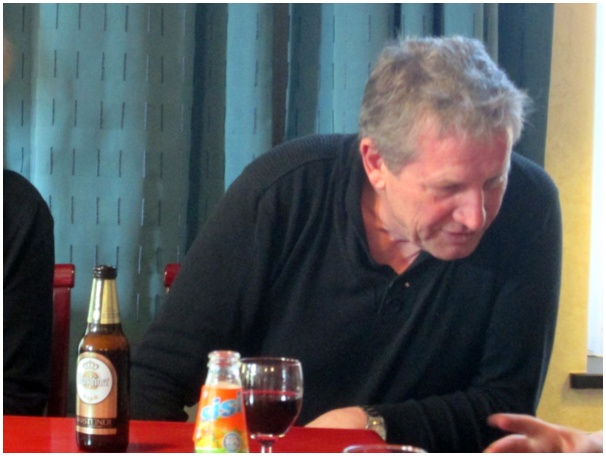 584x433 pixels (82K)