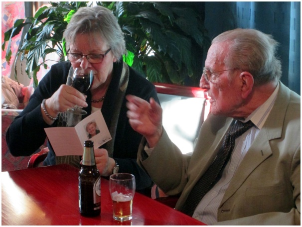 584x433 pixels (104K)