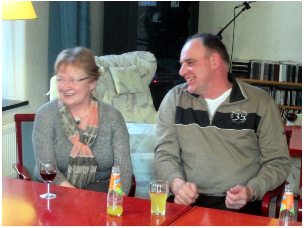 584x433 pixels (96K)