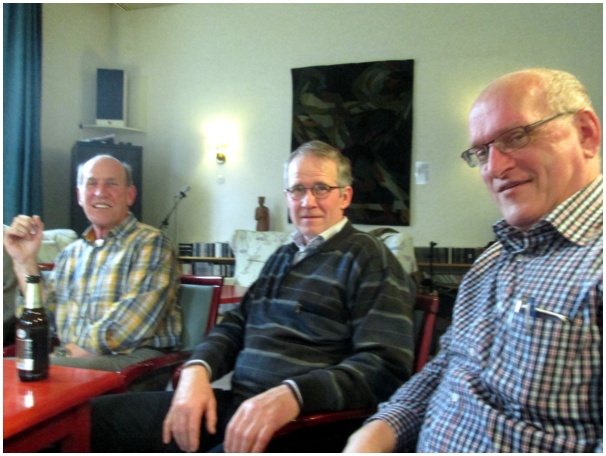 584x433 pixels (102K)