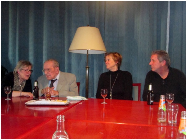 584x431 pixels (88K)