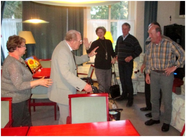 584x425 pixels (96K)