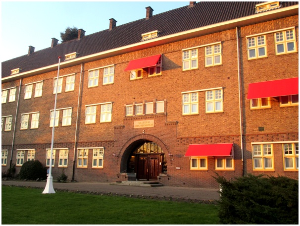 584x433 pixels (134K)