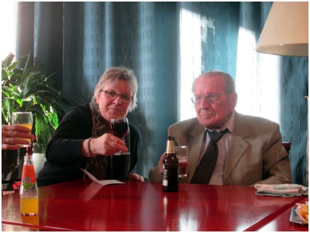 584x433 pixels (91K)